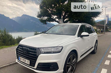 Позашляховик / Кросовер Audi Q7 2016 в Києві