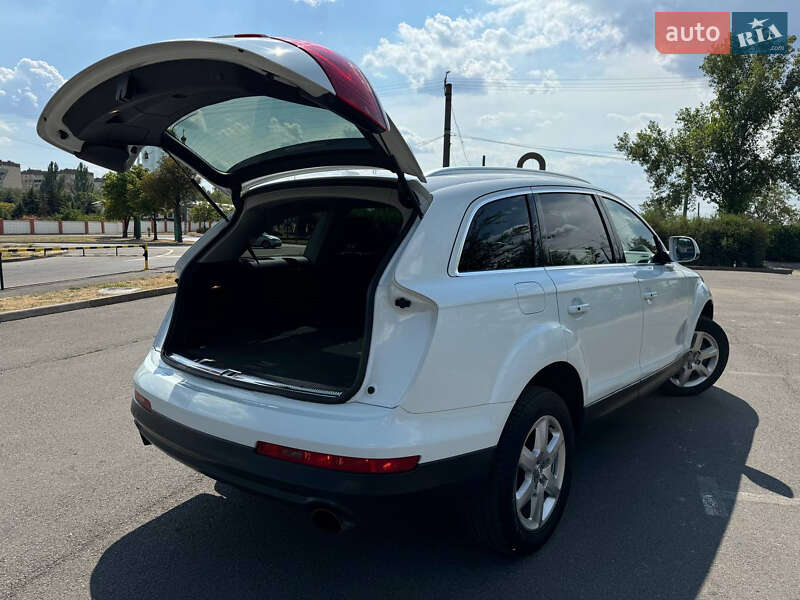 Позашляховик / Кросовер Audi Q7 2013 в Сумах