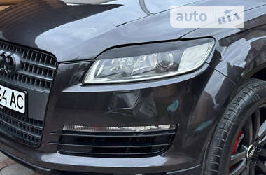 Позашляховик / Кросовер Audi Q7 2007 в Вараші