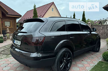 Позашляховик / Кросовер Audi Q7 2007 в Вараші