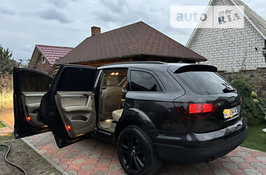 Позашляховик / Кросовер Audi Q7 2007 в Вараші