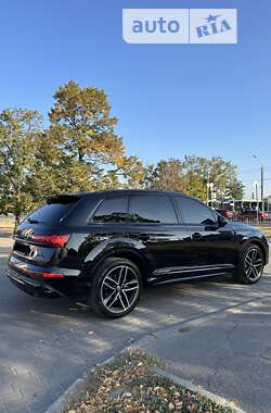 Внедорожник / Кроссовер Audi Q7 2020 в Киеве