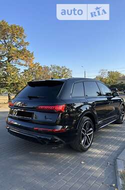 Внедорожник / Кроссовер Audi Q7 2020 в Киеве