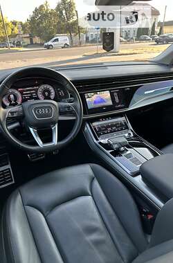 Внедорожник / Кроссовер Audi Q7 2020 в Киеве