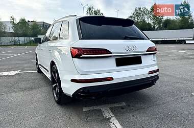 Позашляховик / Кросовер Audi Q7 2020 в Ужгороді