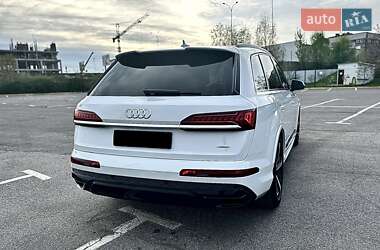 Позашляховик / Кросовер Audi Q7 2020 в Ужгороді