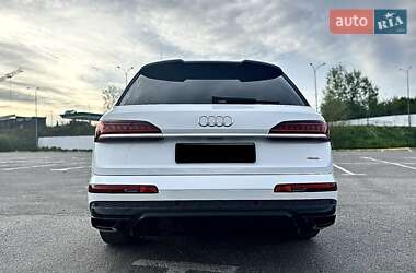 Позашляховик / Кросовер Audi Q7 2020 в Ужгороді