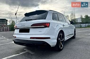 Позашляховик / Кросовер Audi Q7 2020 в Ужгороді