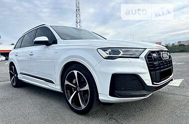 Внедорожник / Кроссовер Audi Q7 2020 в Ужгороде