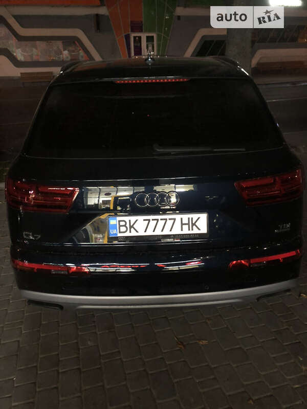 Внедорожник / Кроссовер Audi Q7 2015 в Ровно