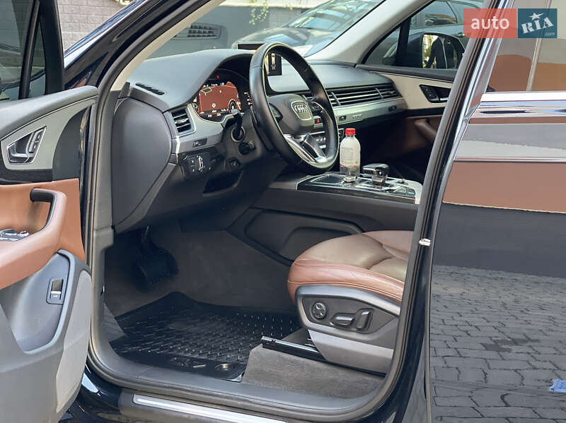 Внедорожник / Кроссовер Audi Q7 2015 в Ровно