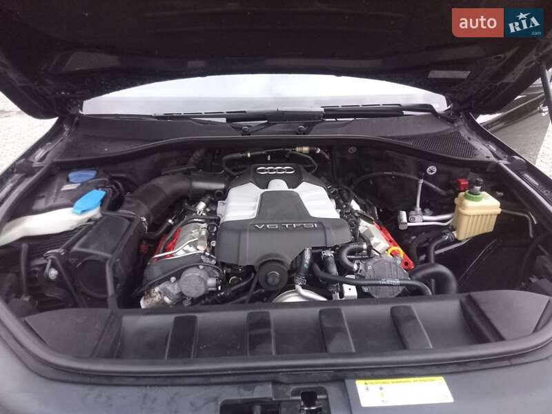 Позашляховик / Кросовер Audi Q7 2014 в Рівному