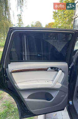 Позашляховик / Кросовер Audi Q7 2011 в 