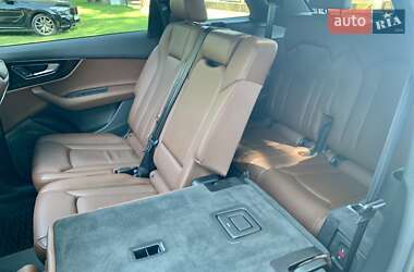 Внедорожник / Кроссовер Audi Q7 2018 в 