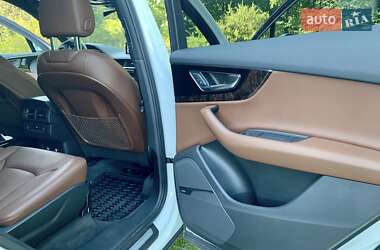 Внедорожник / Кроссовер Audi Q7 2018 в 