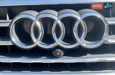 Внедорожник / Кроссовер Audi Q7 2018 в 
