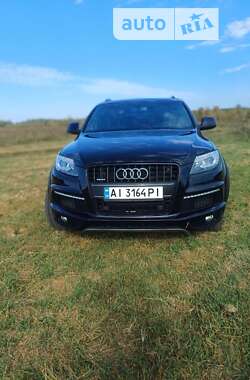 Внедорожник / Кроссовер Audi Q7 2011 в Барышевке