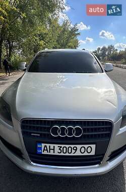 Внедорожник / Кроссовер Audi Q7 2006 в 
