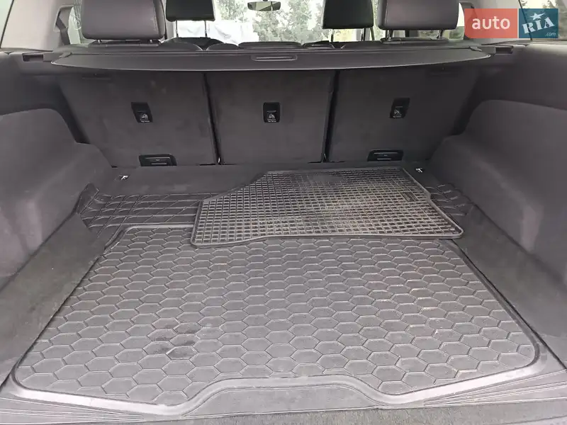 Внедорожник / Кроссовер Audi Q7 2016 в 