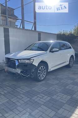 Внедорожник / Кроссовер Audi Q7 2017 в Ужгороде