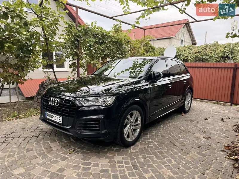 Внедорожник / Кроссовер Audi Q7 2020 в 