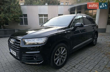 Внедорожник / Кроссовер Audi Q7 2018 в 