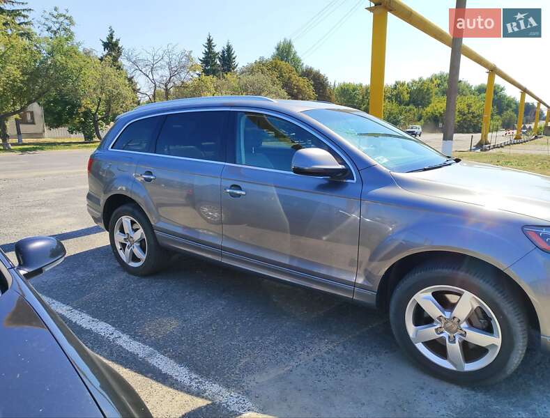 Внедорожник / Кроссовер Audi Q7 2012 в Гадяче