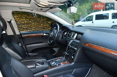 Внедорожник / Кроссовер Audi Q7 2015 в 