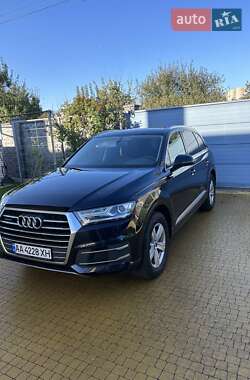 Внедорожник / Кроссовер Audi Q7 2017 в 