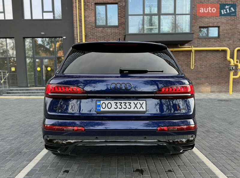Позашляховик / Кросовер Audi Q7 2022 в Полтаві