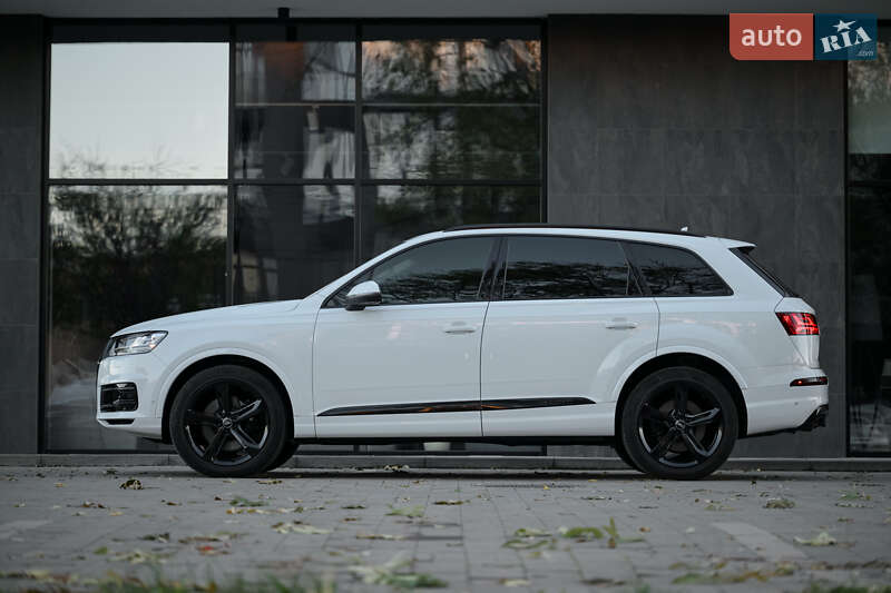 Внедорожник / Кроссовер Audi Q7 2018 в Ужгороде