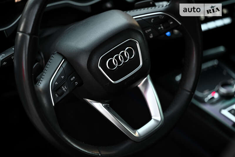 Внедорожник / Кроссовер Audi Q7 2018 в Ужгороде