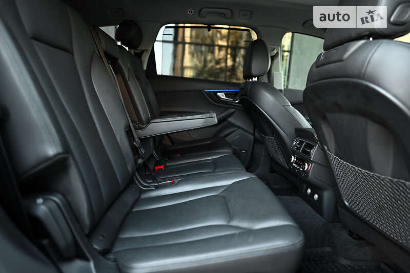 Внедорожник / Кроссовер Audi Q7 2018 в Ужгороде