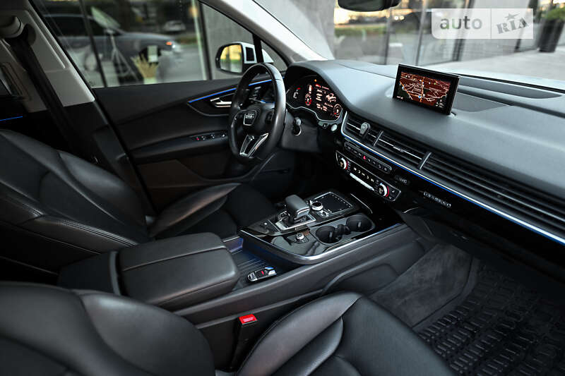 Внедорожник / Кроссовер Audi Q7 2018 в Ужгороде
