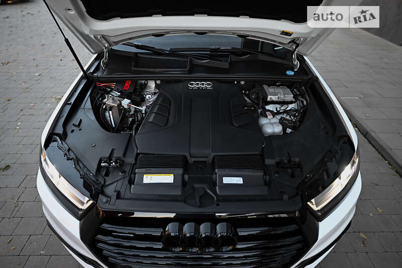 Внедорожник / Кроссовер Audi Q7 2018 в Ужгороде