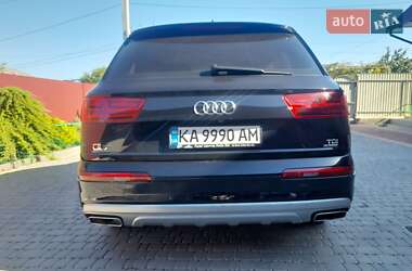 Внедорожник / Кроссовер Audi Q7 2017 в 