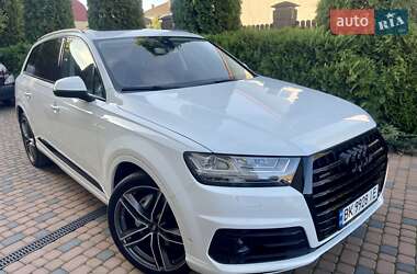 Внедорожник / Кроссовер Audi Q7 2016 в Ровно