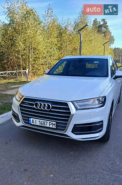 Внедорожник / Кроссовер Audi Q7 2017 в 