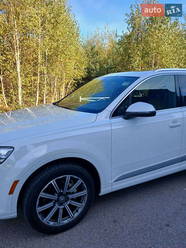 Позашляховик / Кросовер Audi Q7 2017 в Києві