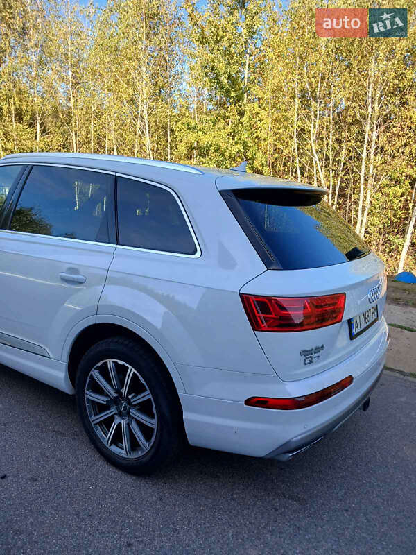 Позашляховик / Кросовер Audi Q7 2017 в Києві