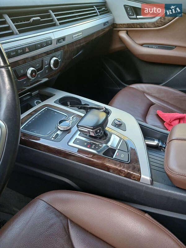 Позашляховик / Кросовер Audi Q7 2017 в Києві