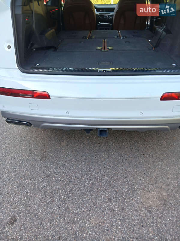 Позашляховик / Кросовер Audi Q7 2017 в Києві