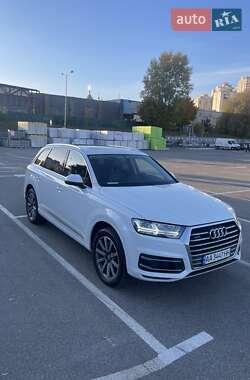 Внедорожник / Кроссовер Audi Q7 2017 в 