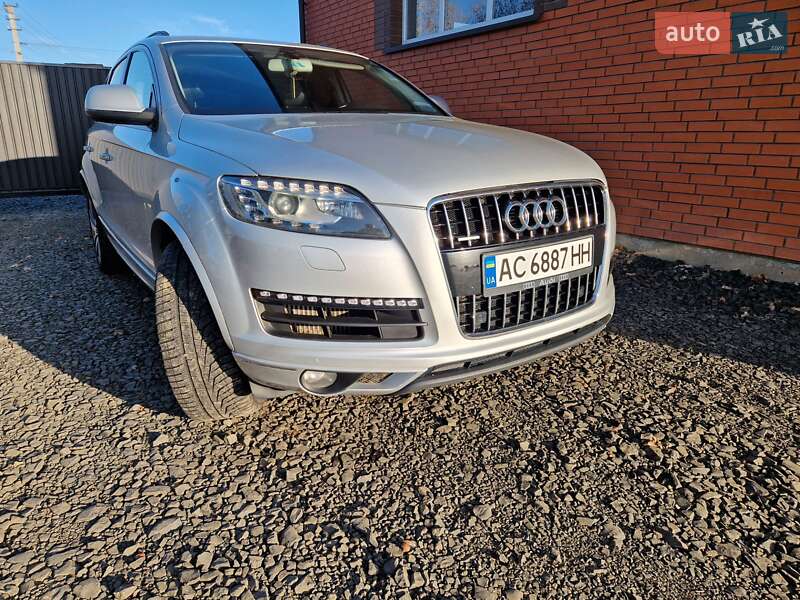 Позашляховик / Кросовер Audi Q7 2012 в Камені-Каширському