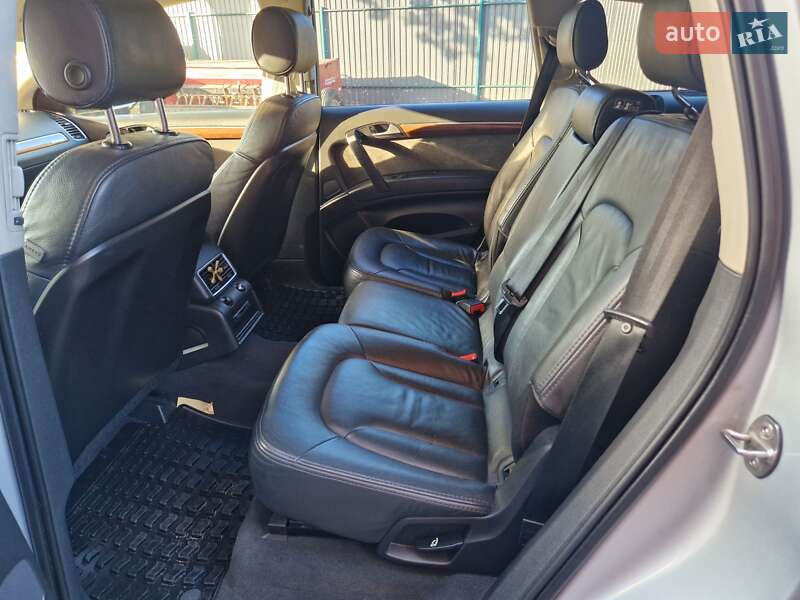 Позашляховик / Кросовер Audi Q7 2012 в Камені-Каширському