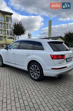 Внедорожник / Кроссовер Audi Q7 2018 в 