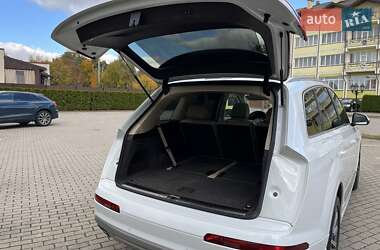 Внедорожник / Кроссовер Audi Q7 2018 в 