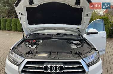 Внедорожник / Кроссовер Audi Q7 2018 в 