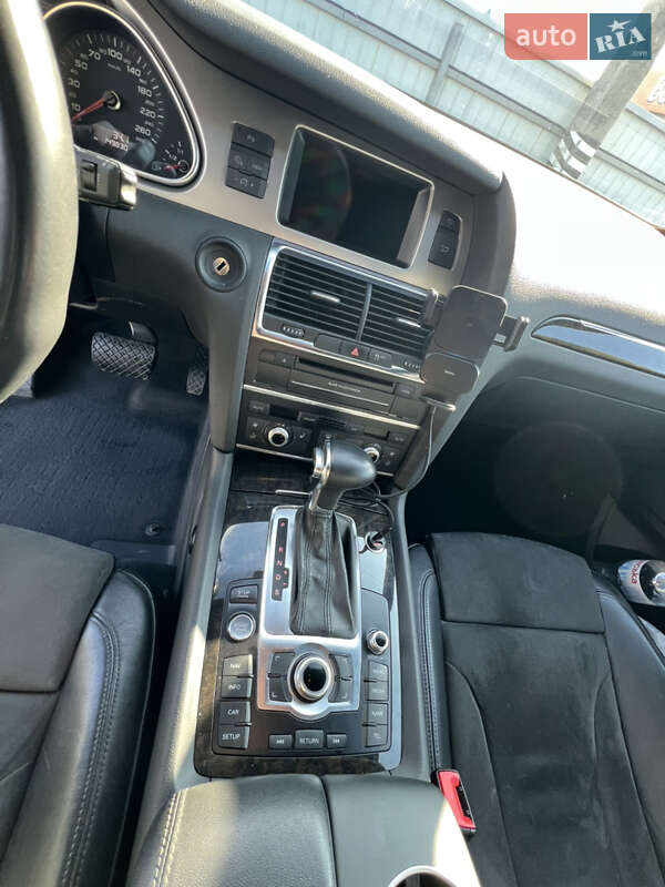 Внедорожник / Кроссовер Audi Q7 2013 в Киеве
