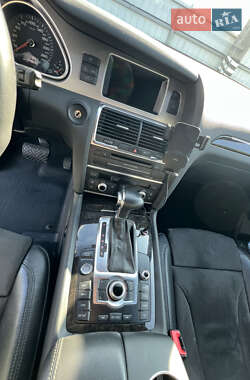 Внедорожник / Кроссовер Audi Q7 2013 в 